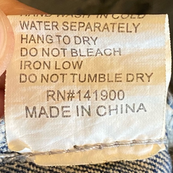 Velzera Embroidered Floral Distressed Denim Jean Jacket Size L - NWT - Picture 16 of 16